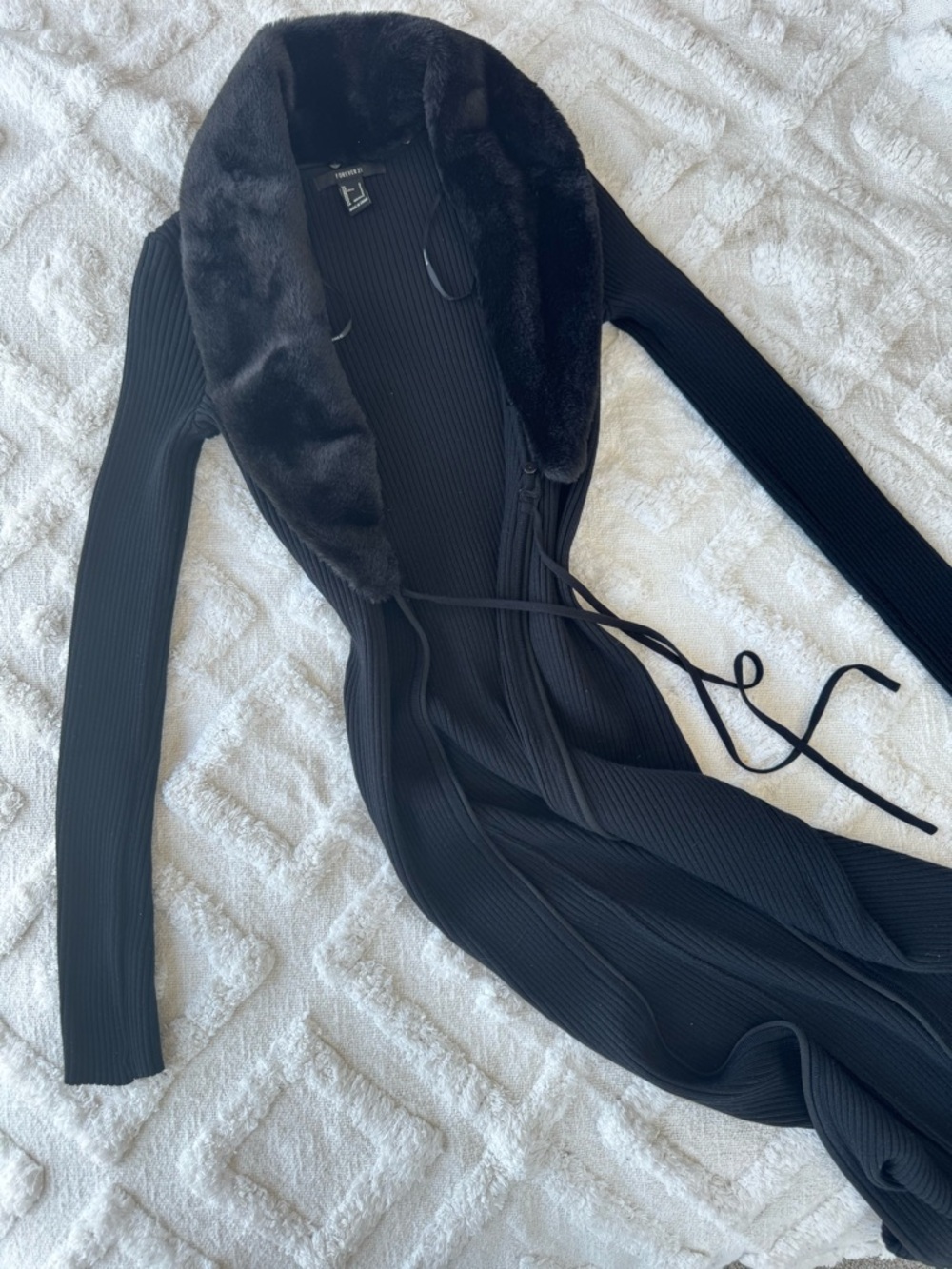 Forever 21 Black Ribbed Long Sweater with Faux Fur Collar